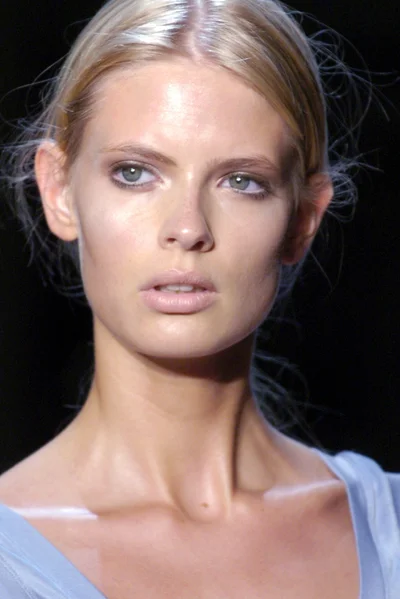 Look 18
